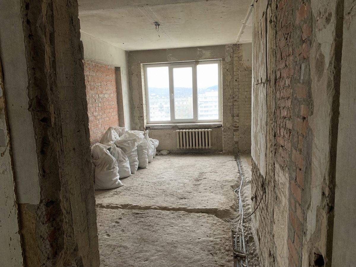 Apartament la cheie — Înainte