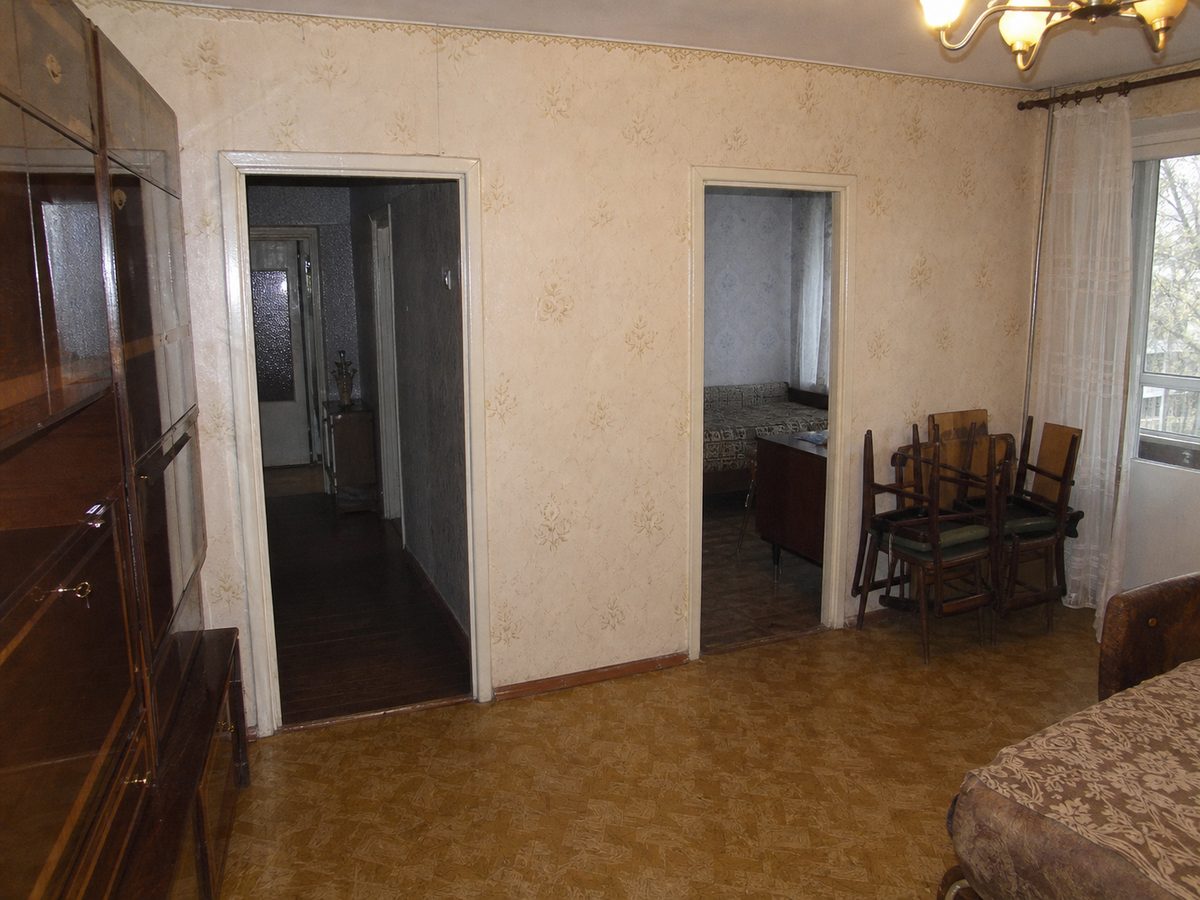Apartament la cheie — Înainte